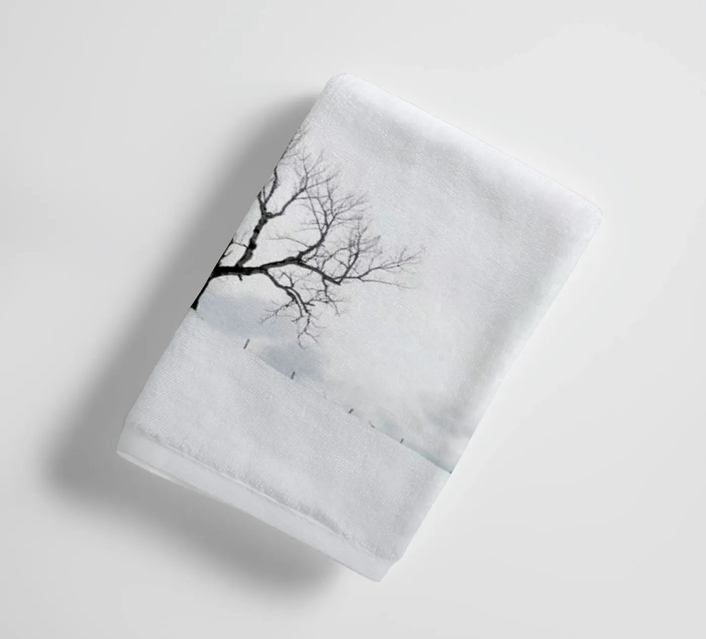 Winter Tree Handtuch von XOXO Arte