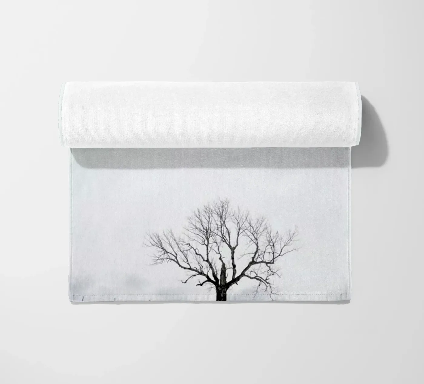 Winter Tree strandhanddoek van XOXO Arte