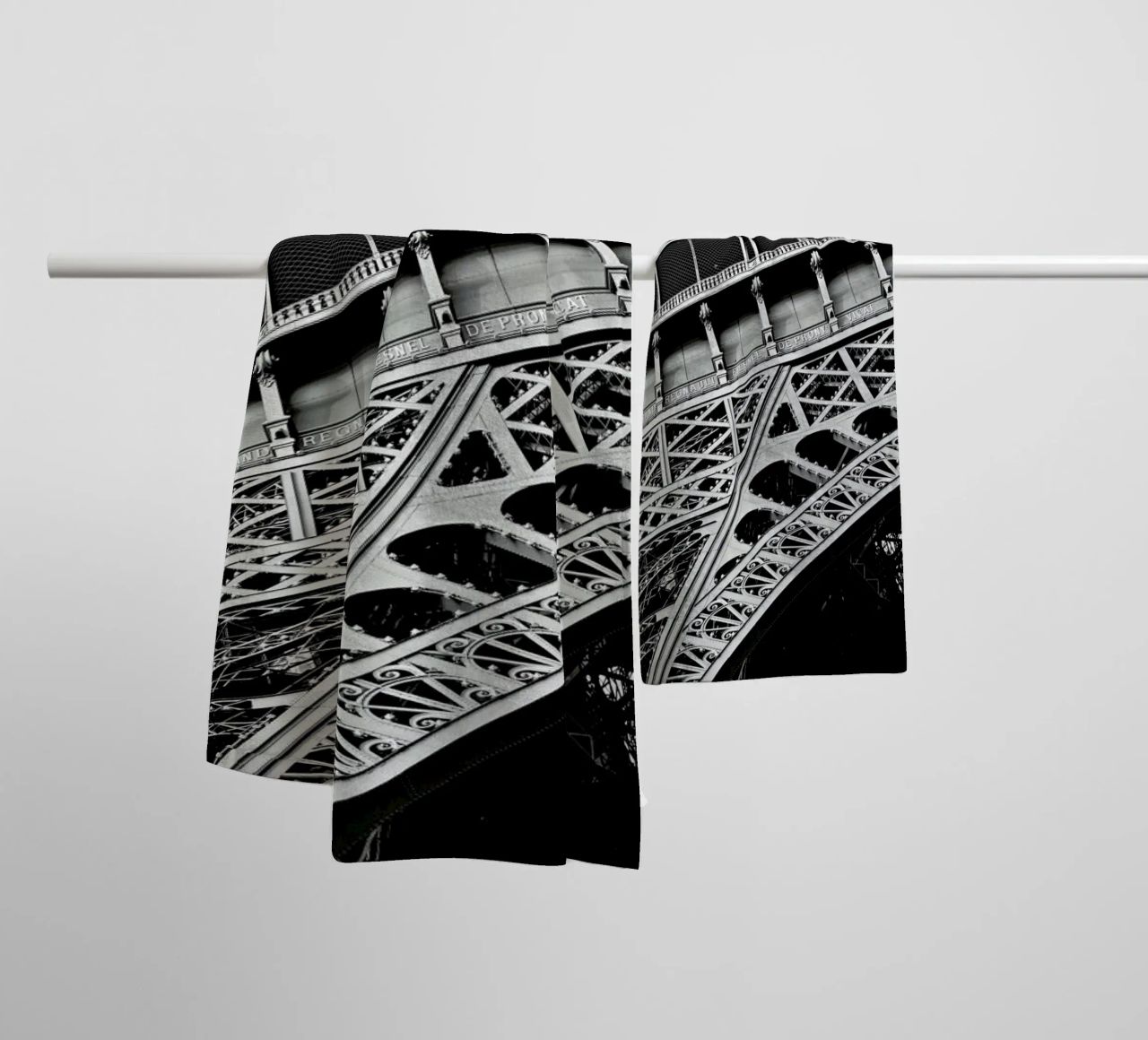 Gustave Eiffel asciugamano da bagno da Magdalena Martin Photography