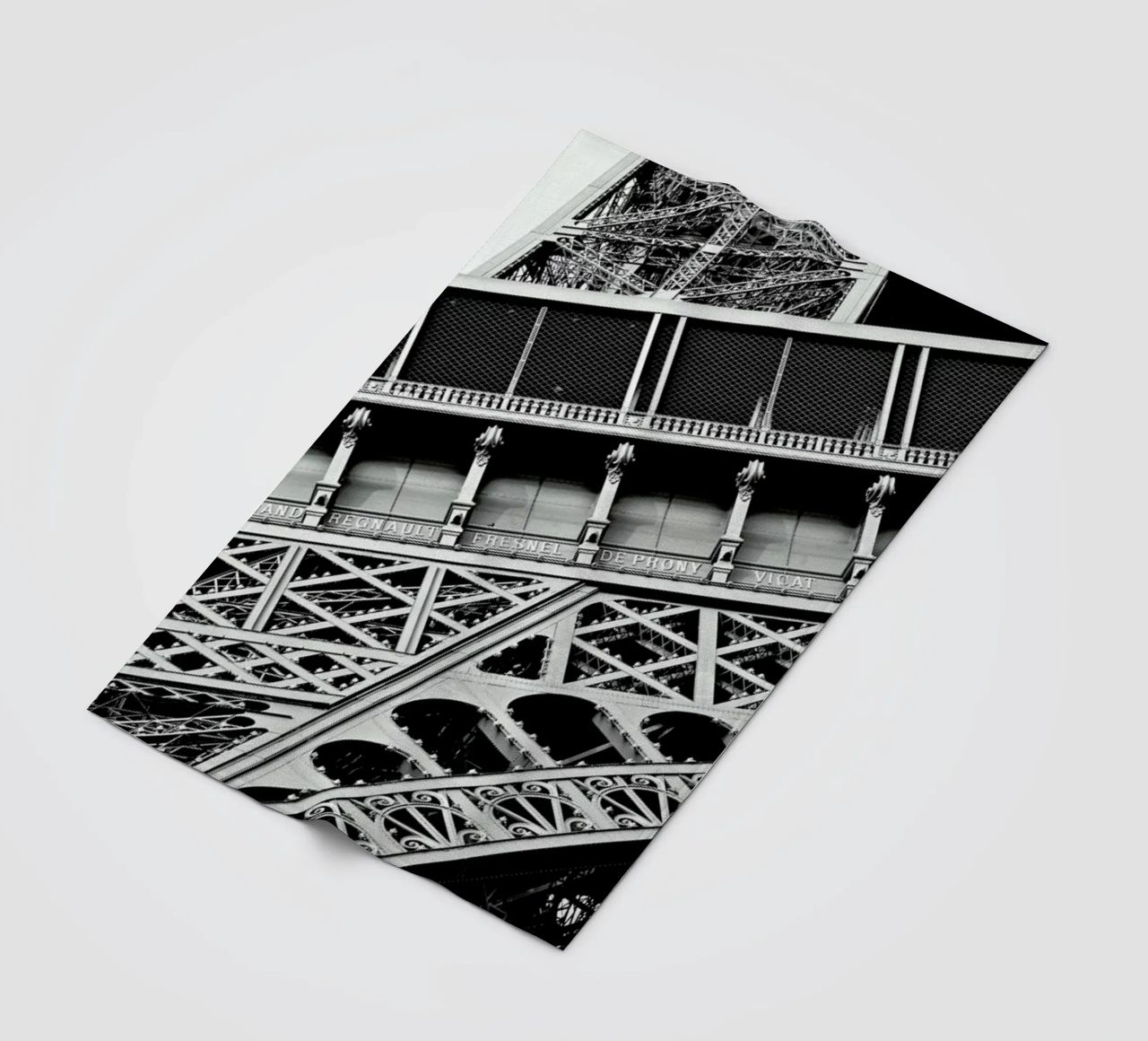 Gustave Eiffel coperta in pile da Magdalena Martin Photography