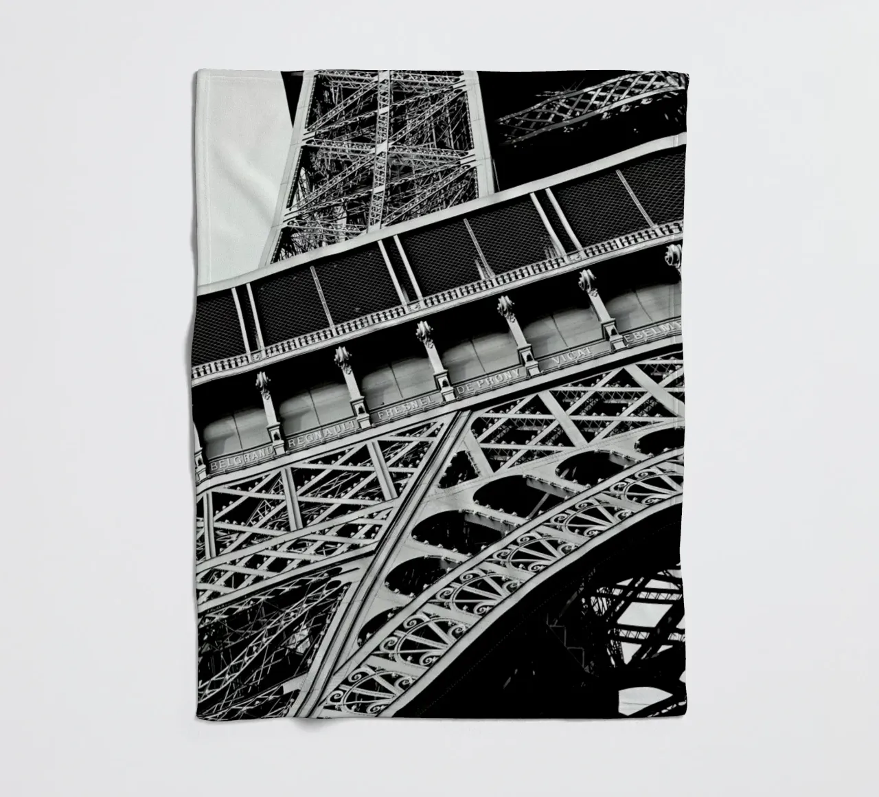 Gustave Eiffel coperta in pile da Magdalena Martin Photography