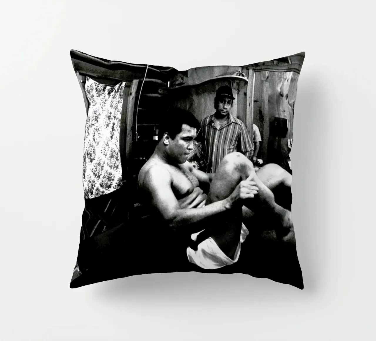 Muhammad Ali Exercising cuscino da Gallery Print and Art Limited