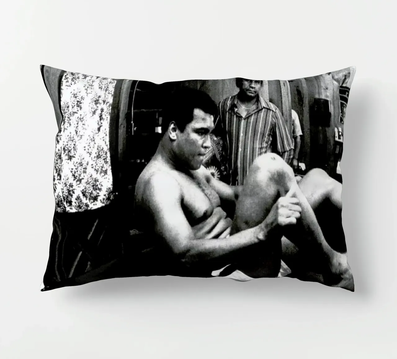 Muhammad Ali Exercising cuscino da Gallery Print and Art Limited