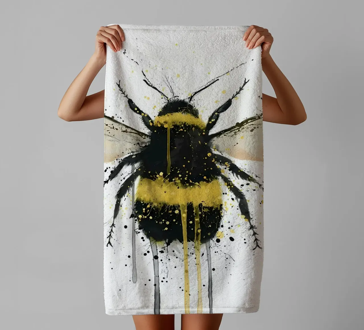 Bumblebee towel by Nami