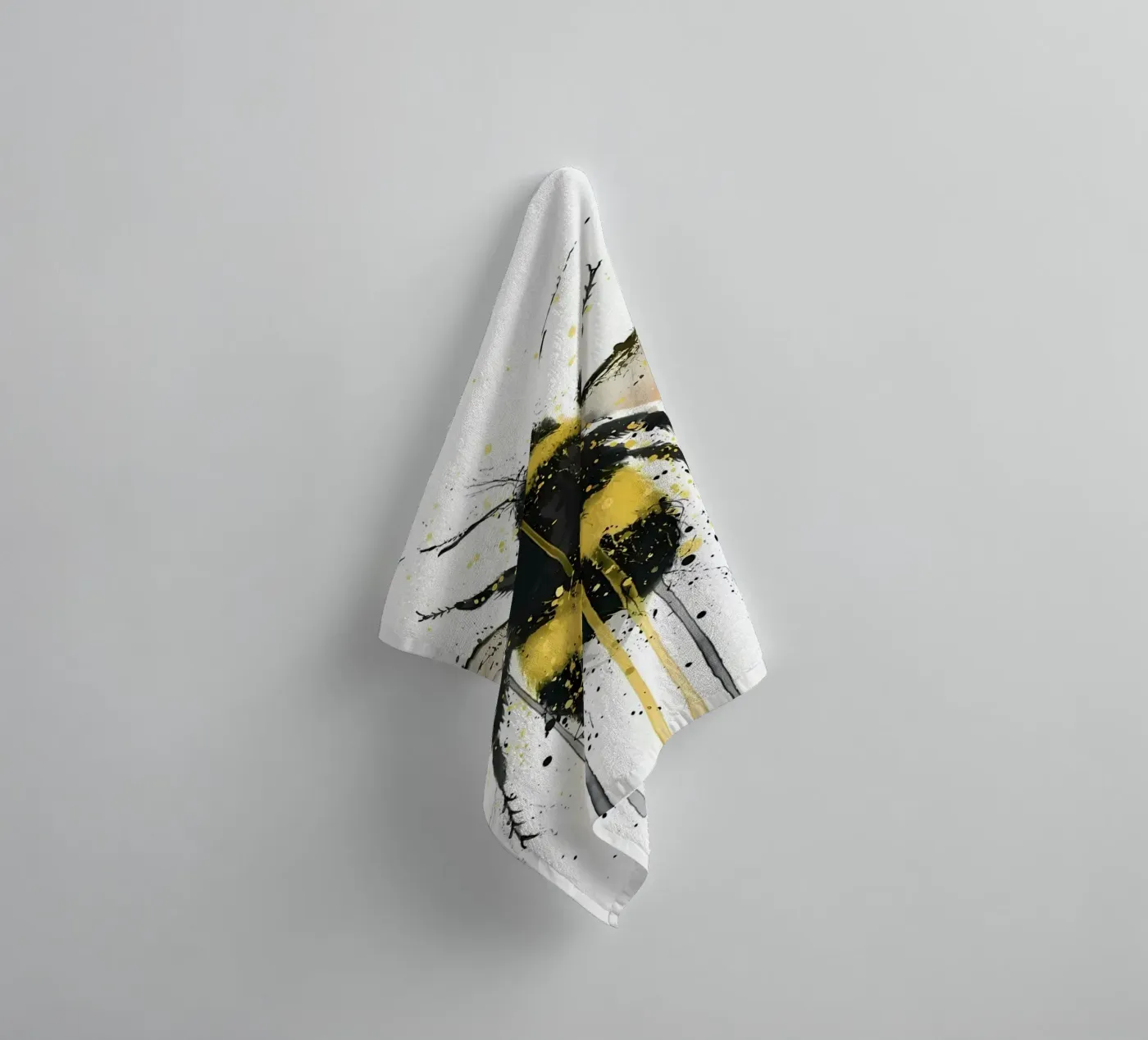 Bumblebee towel by Nami