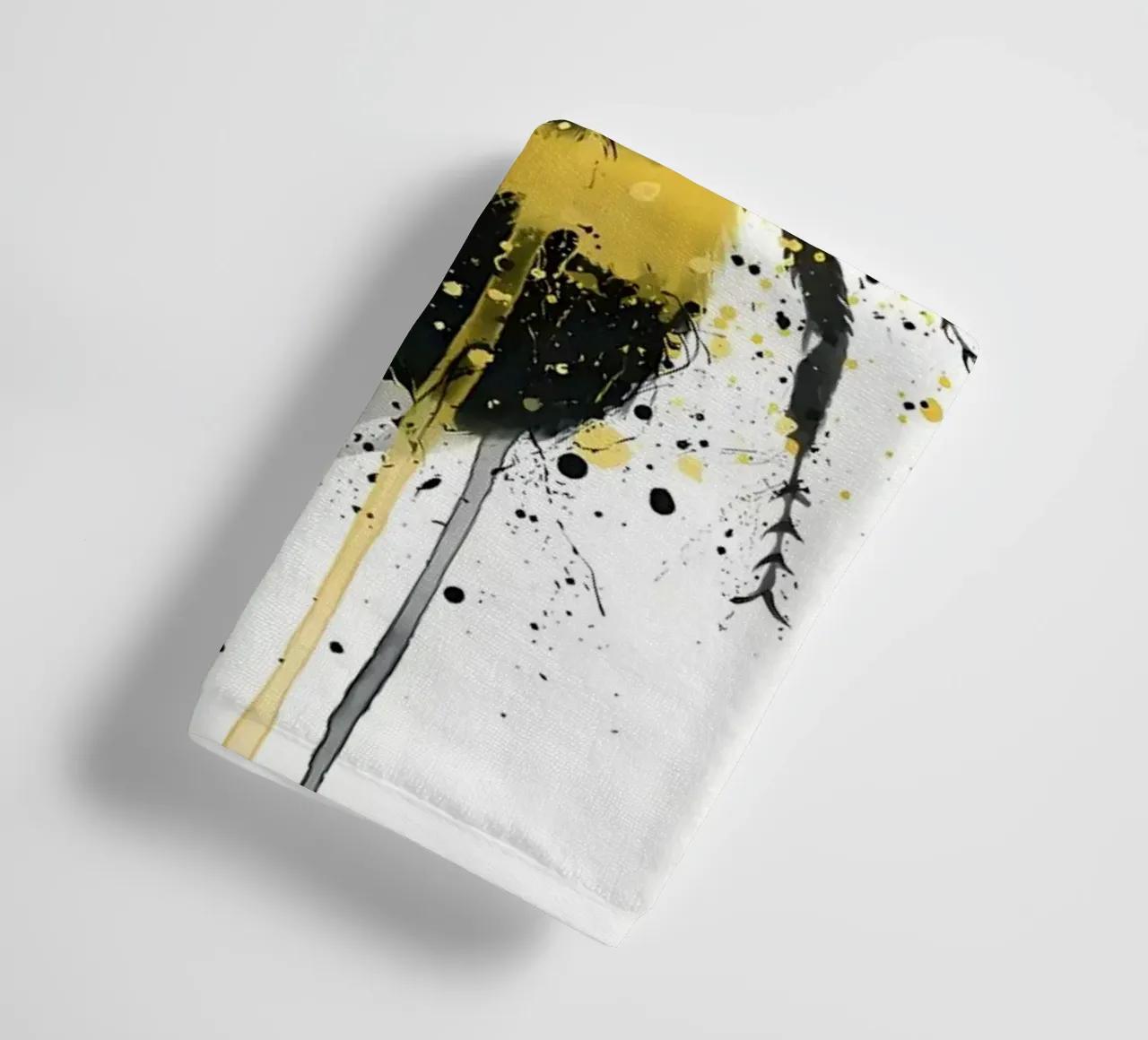 Bumblebee towel by Nami