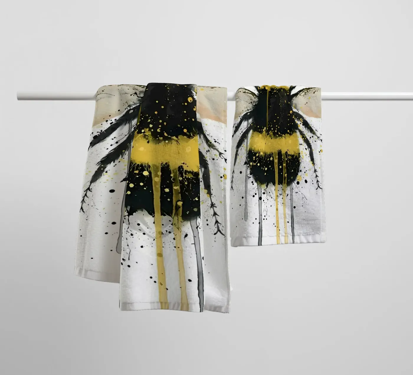 Bumblebee towel by Nami