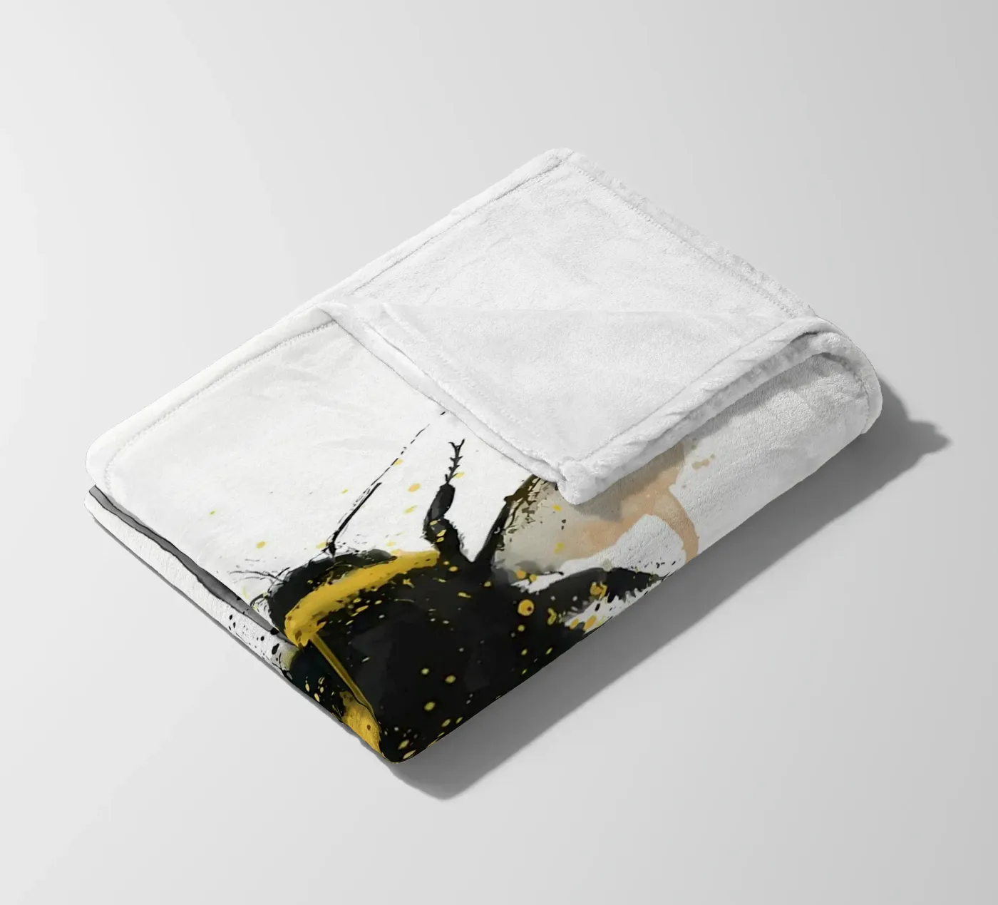 Bumblebee fleece blanket by Nami