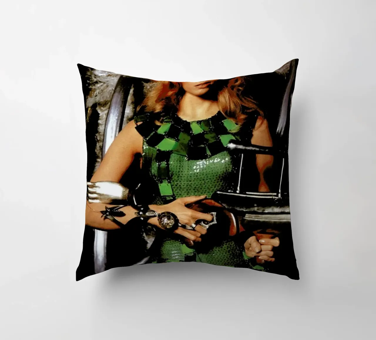 Jane Fonda as 'Barbarella' cuscino da Gallery Print and Art Limited