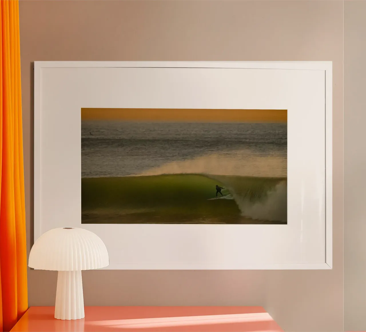 Golden Glide - fotografia retro di surf al tramonto sulla costa poster con telaio in legno da Barefoot Visuals