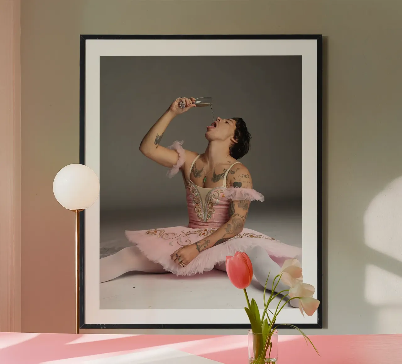 Magazine Cover By Vogue x Harry Styles poster con telaio in plastica da Retro Store