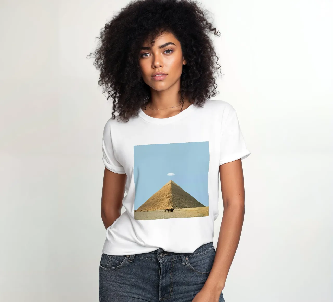 Cloud Eye Frauen T-Shirt von Rafael Burato