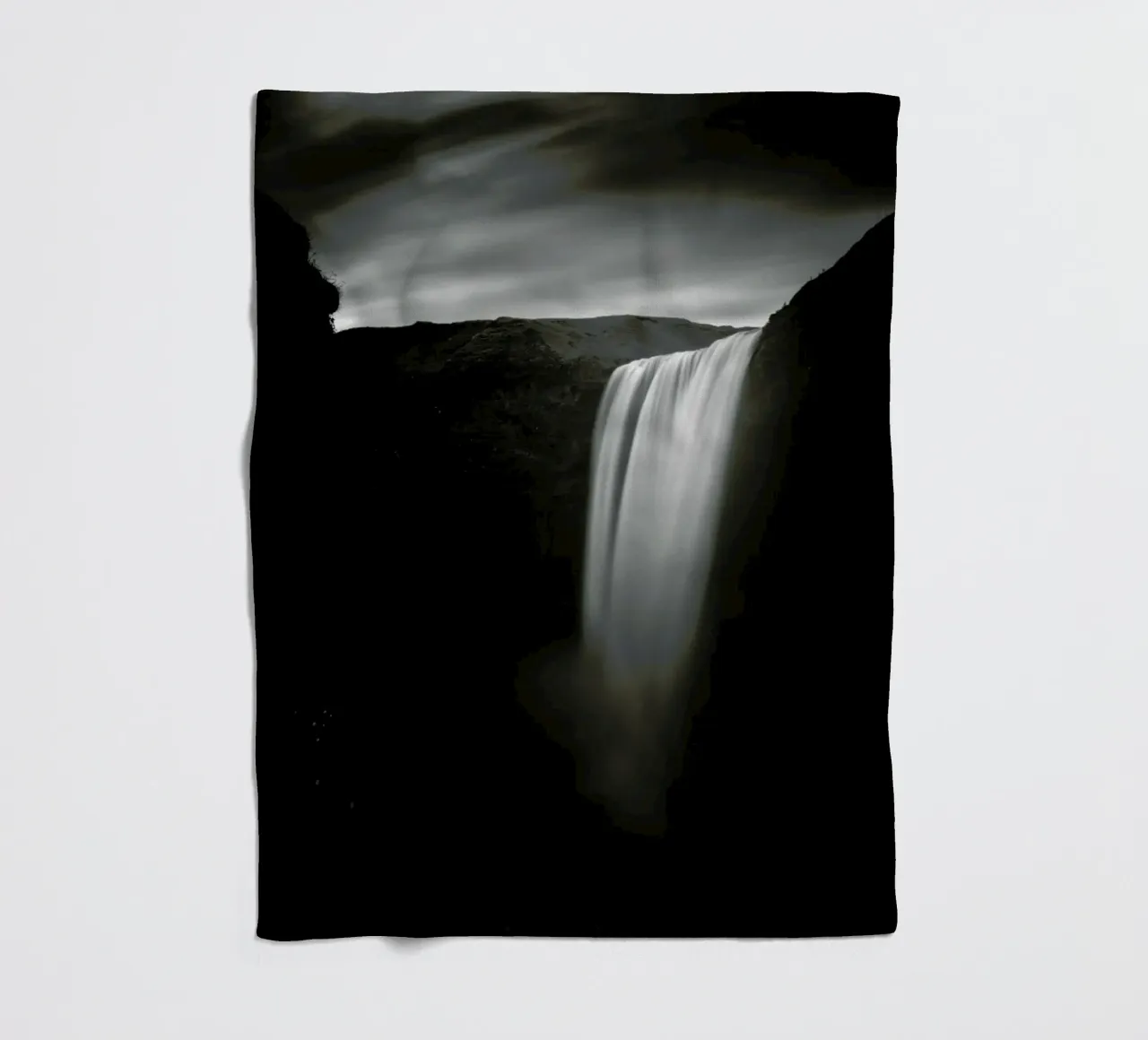 Skogafoss Study 1 coperta in pile da Michael J. Reibert