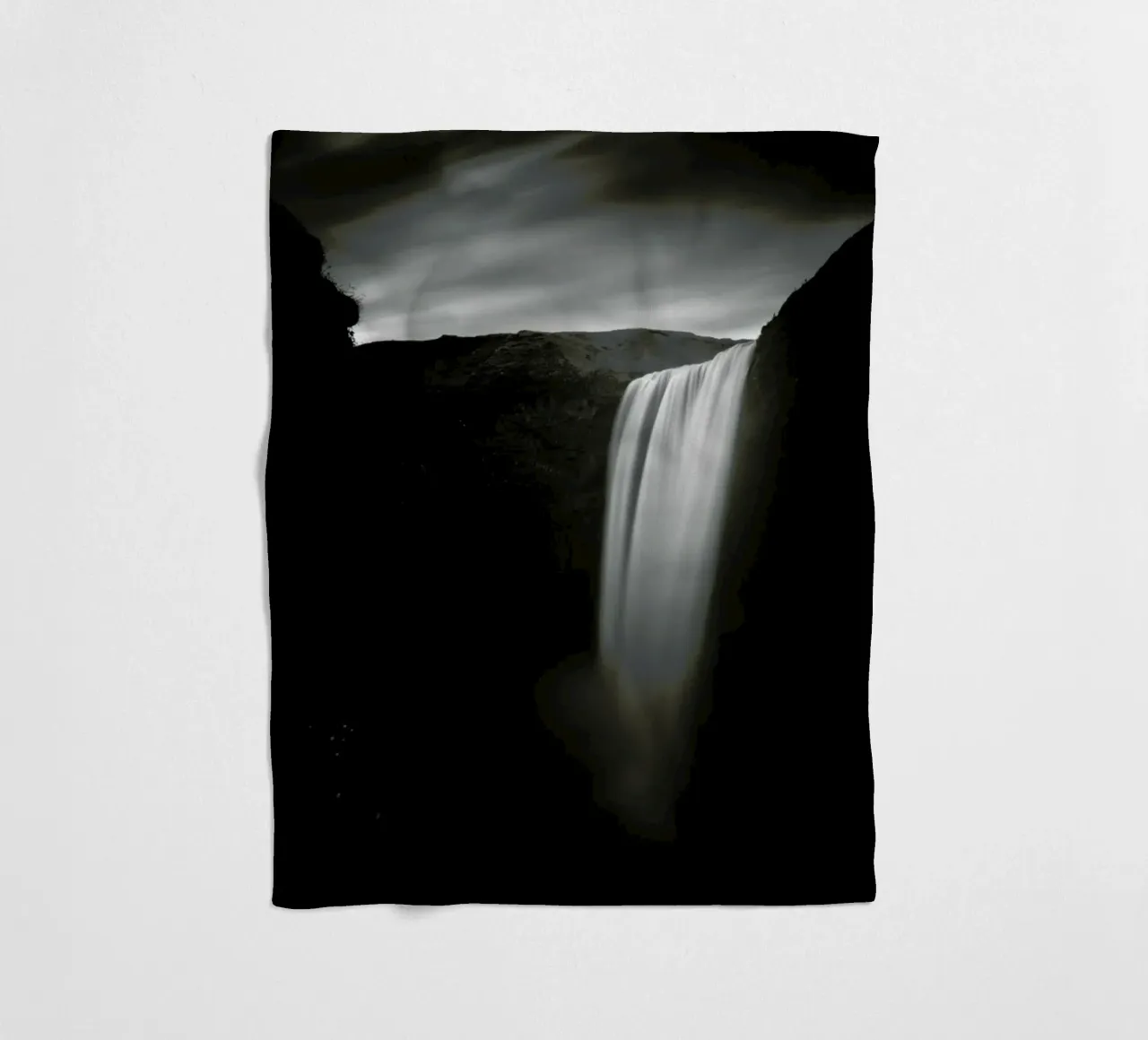 Skogafoss Study 1 coperta in pile da Michael J. Reibert