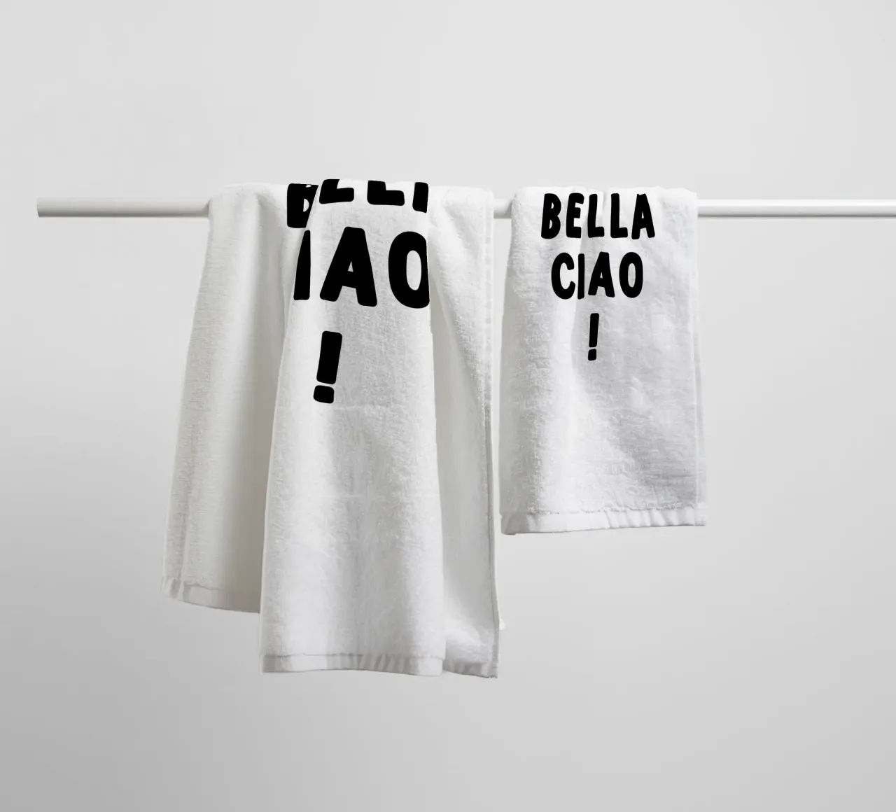 Bella Ciao toalla de baño de YV TYPOGRAPHY