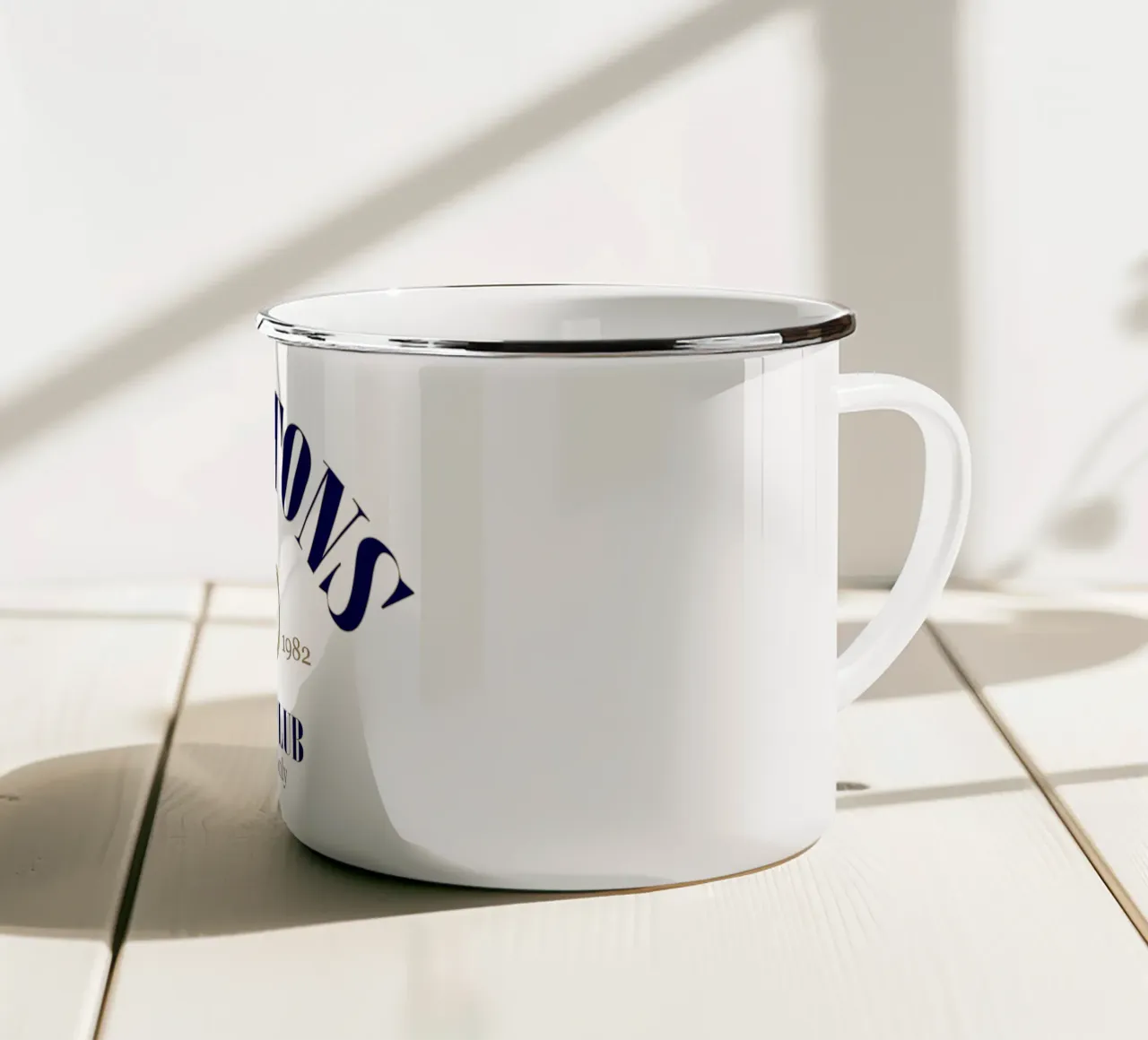 HAMPTONS YACHT CLUB tazza in smalto da ririedis