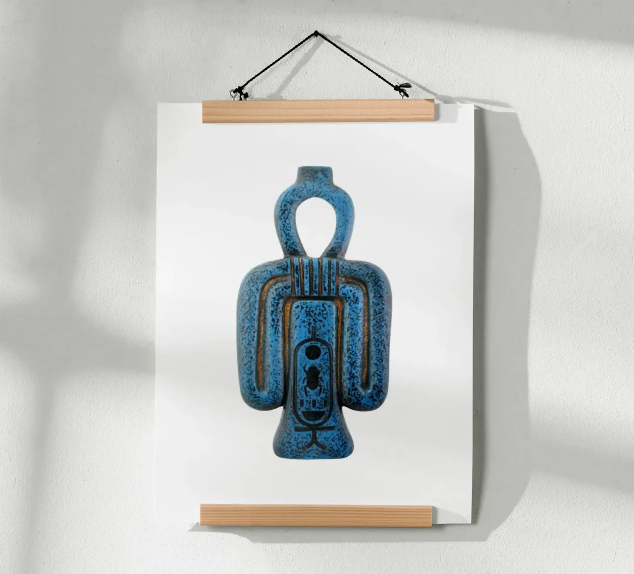 Amuleto di Iside egiziano Tyet, nodo Ankh, Arte poster con telaio in plastica da nirwanaart