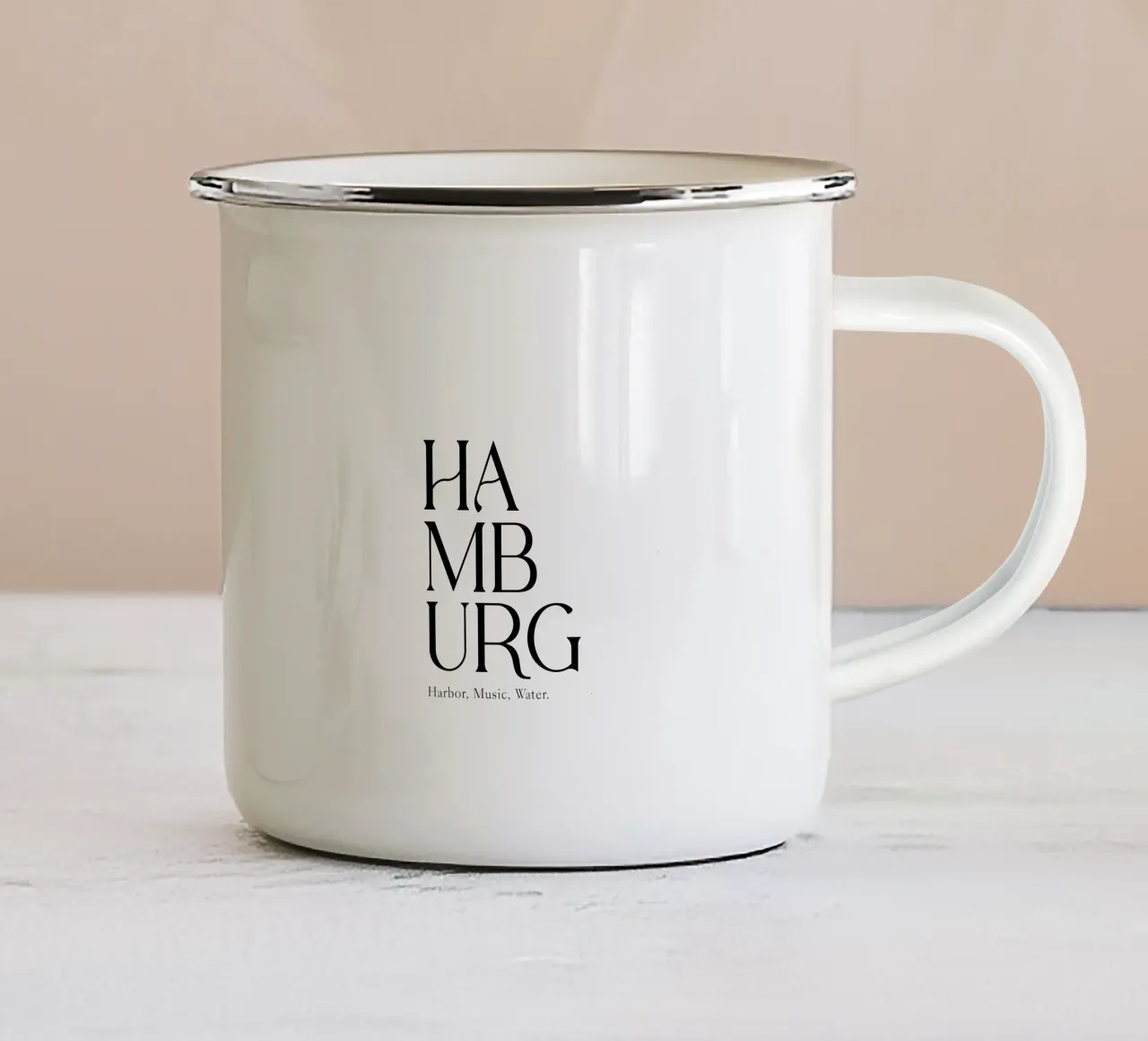 Tipografia di Amburgo tazza in smalto da YV TYPOGRAPHY