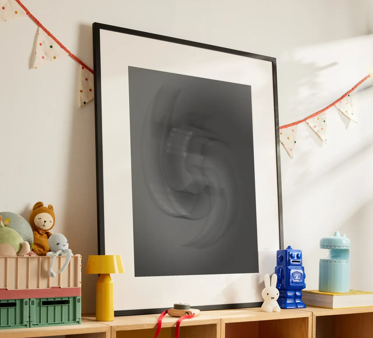 Abstraktes schwarz graues verdrehtes Muster Poster mit Holzrahmen von Something for you