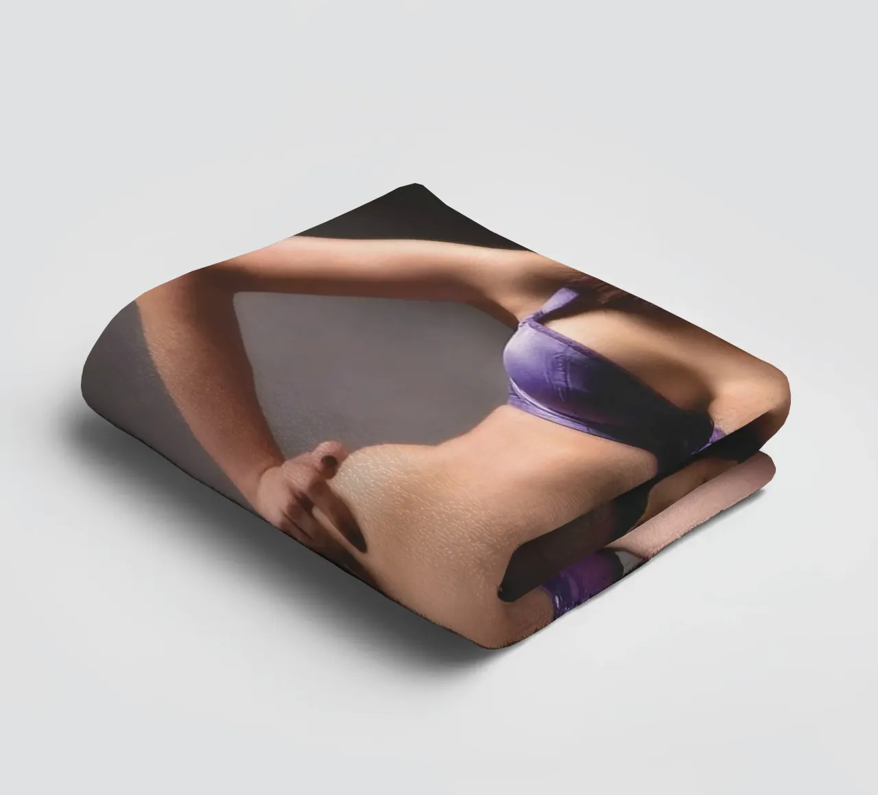 EDV in Purple asciugamano da bagno da Dave Hare Photography