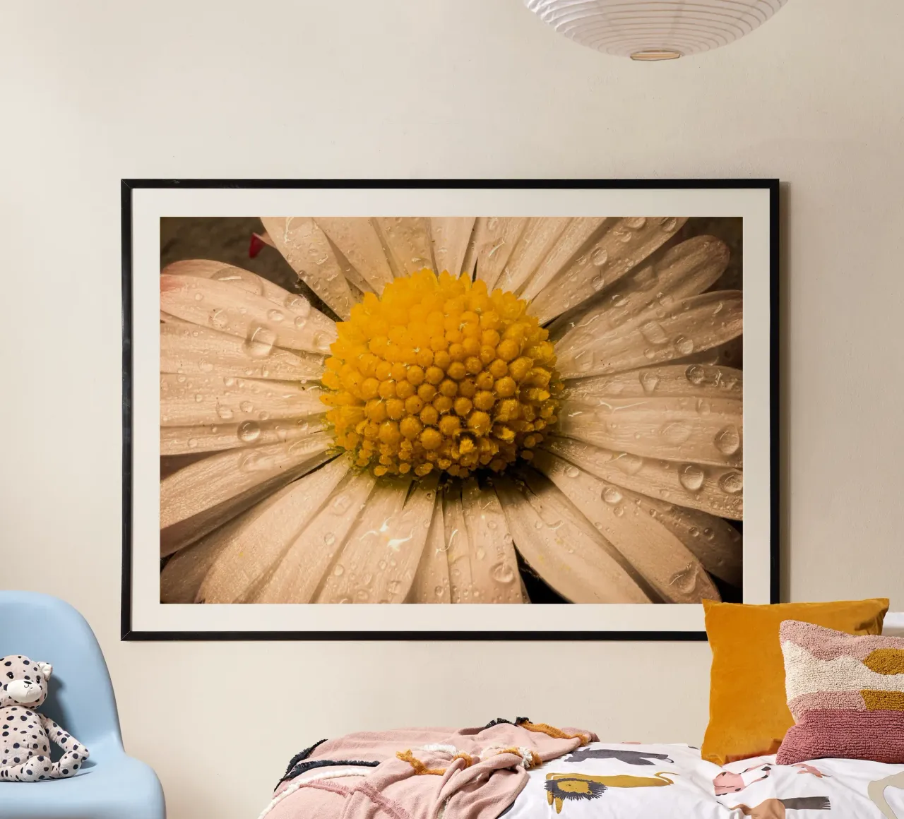 Margherita con gocce d'acqua sui petali carta hahnemühle da Marcus Beckert | Fotografie