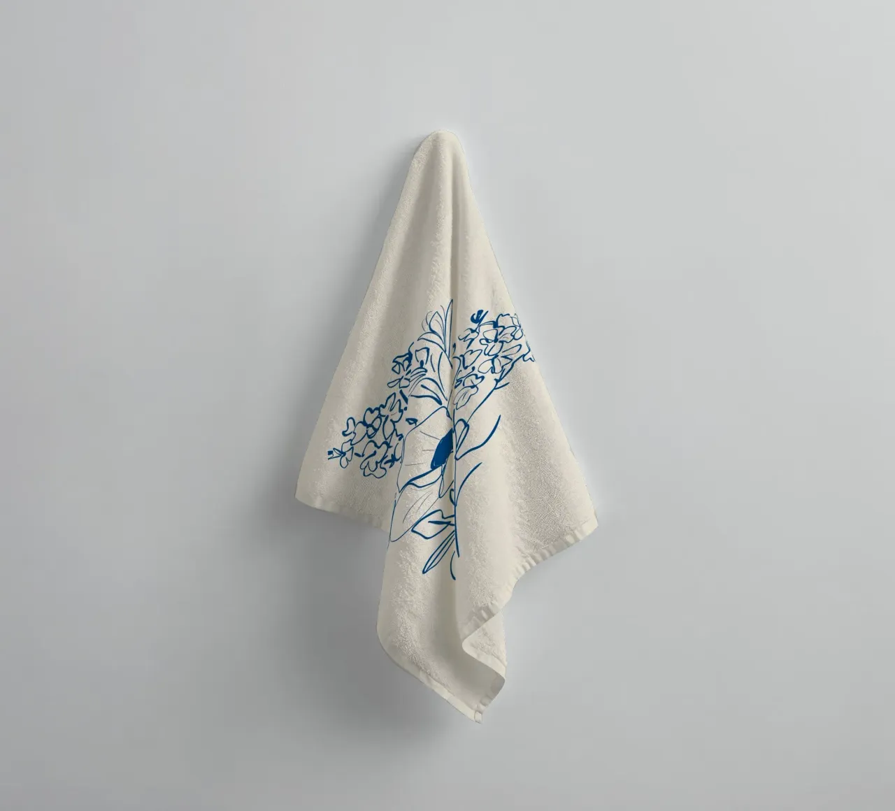 Flower Line Art 15 towel by LeaDArt