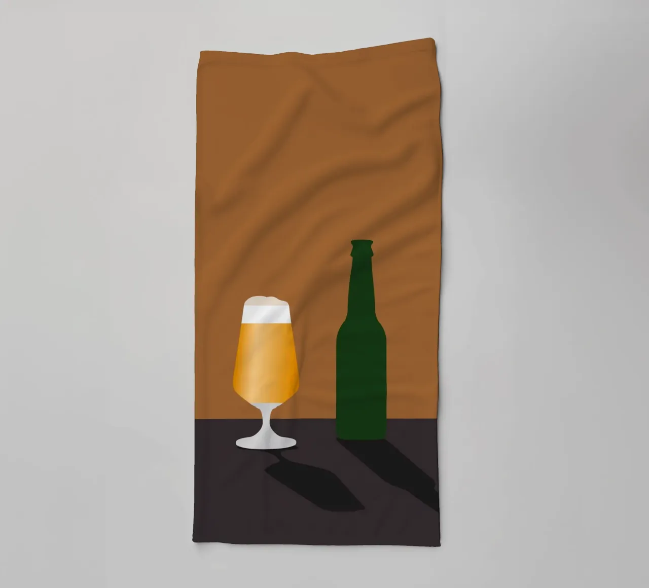 Bicchiere e bottiglia di birra minimali asciugamano da bagno da minimalist designs