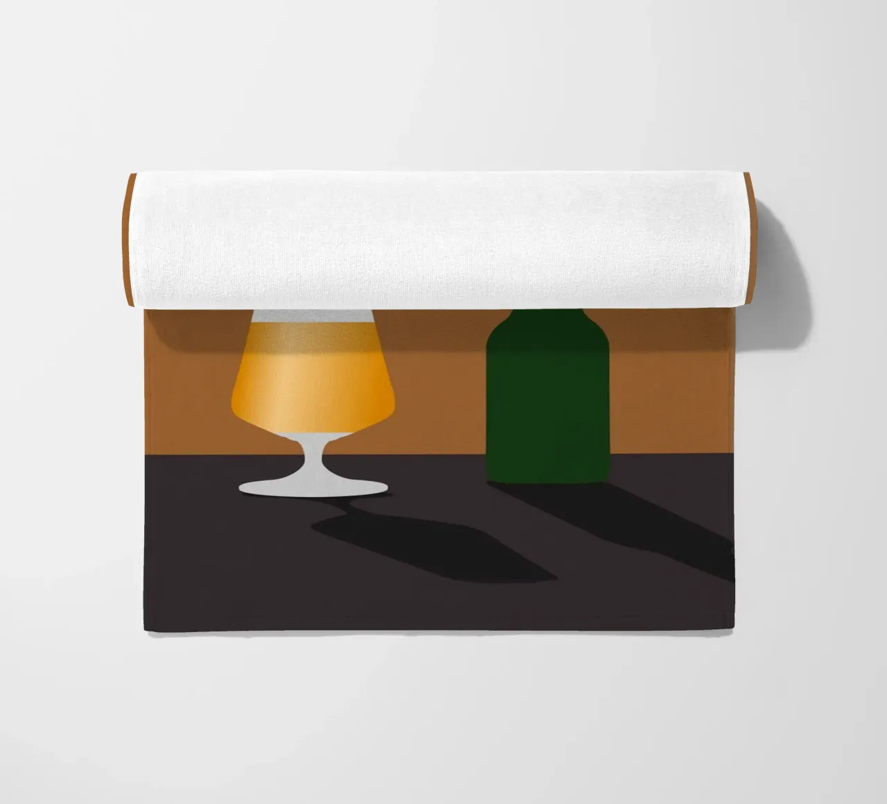 Bicchiere e bottiglia di birra minimali telo mare da minimalist designs