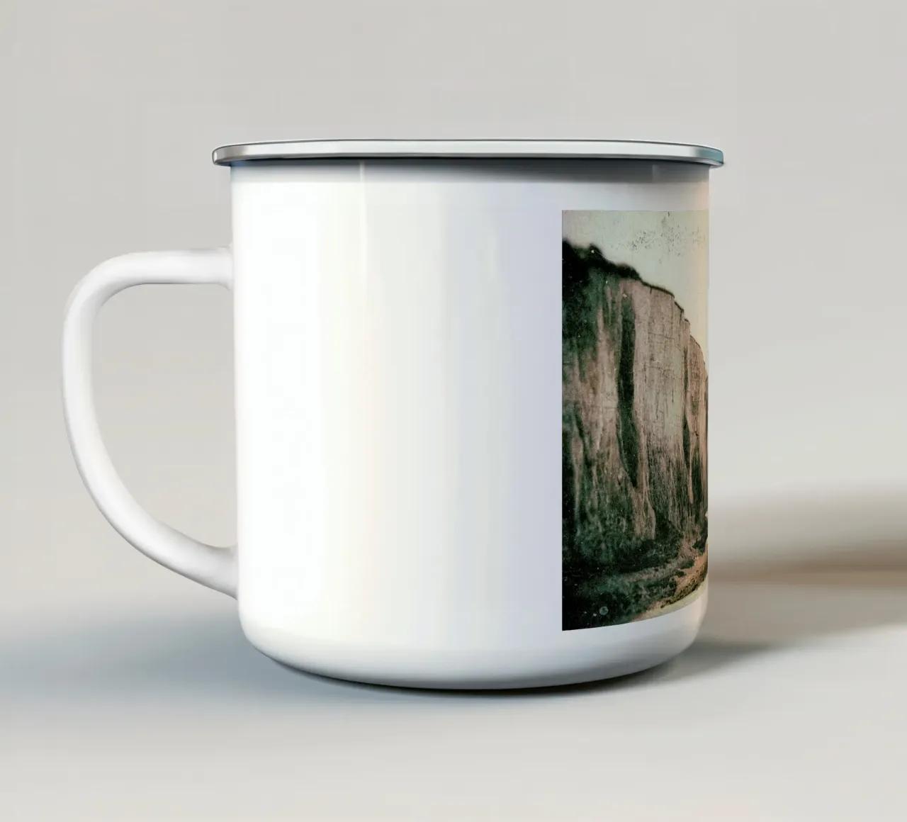 The Cliffs emaille mok van JaySan Studio