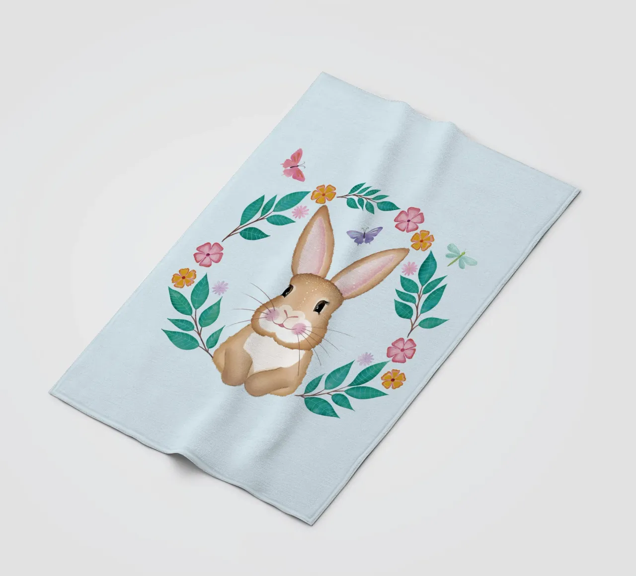 Simpatico coniglietto con corona di fiori, farfalle e libellula. coperta in pile da CalliLetters