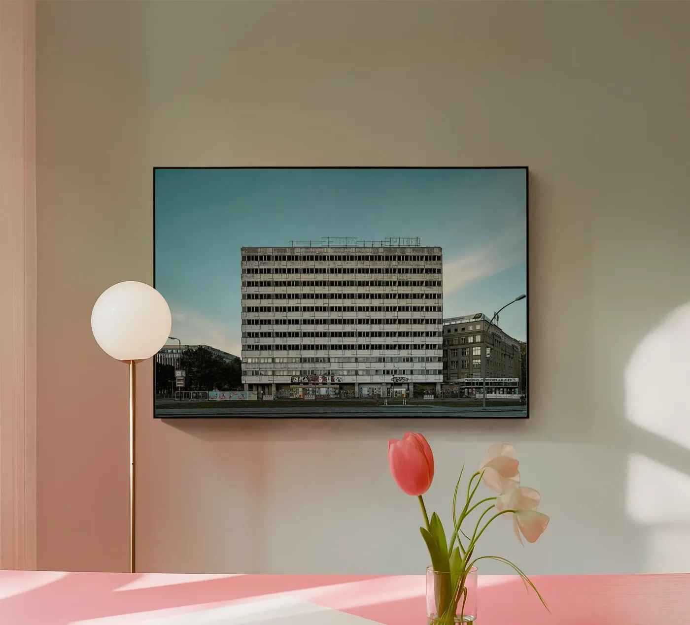 Haus der Statistik plexiglass da Michael Belhadi