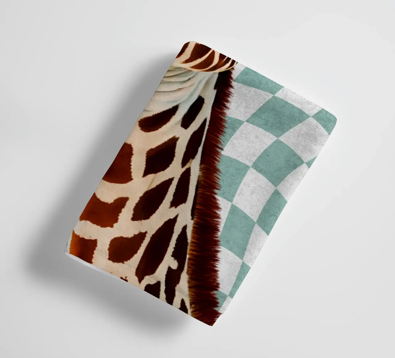 Goccia di giraffa asciugamano da bagno da Doodle Dreams Art