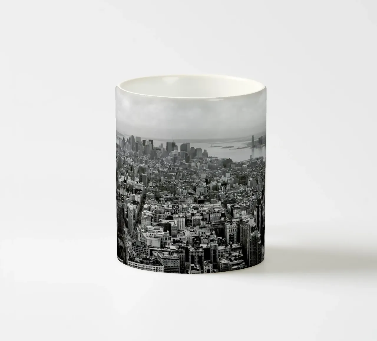Towards Liberty tazza in ceramica da JaySan Studio