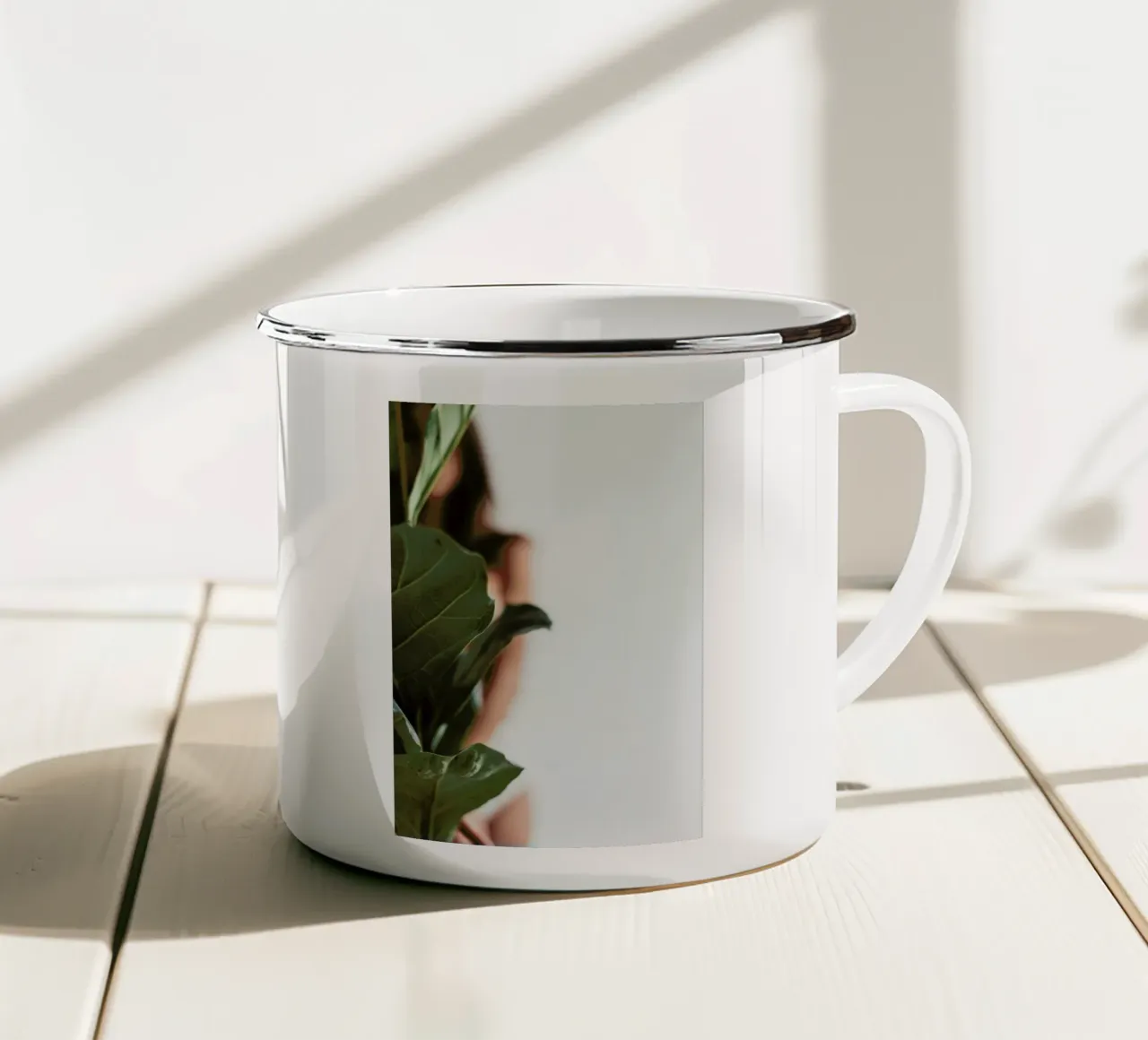 Ficus Lyrata 1 tazza in smalto da Chris Abatzis