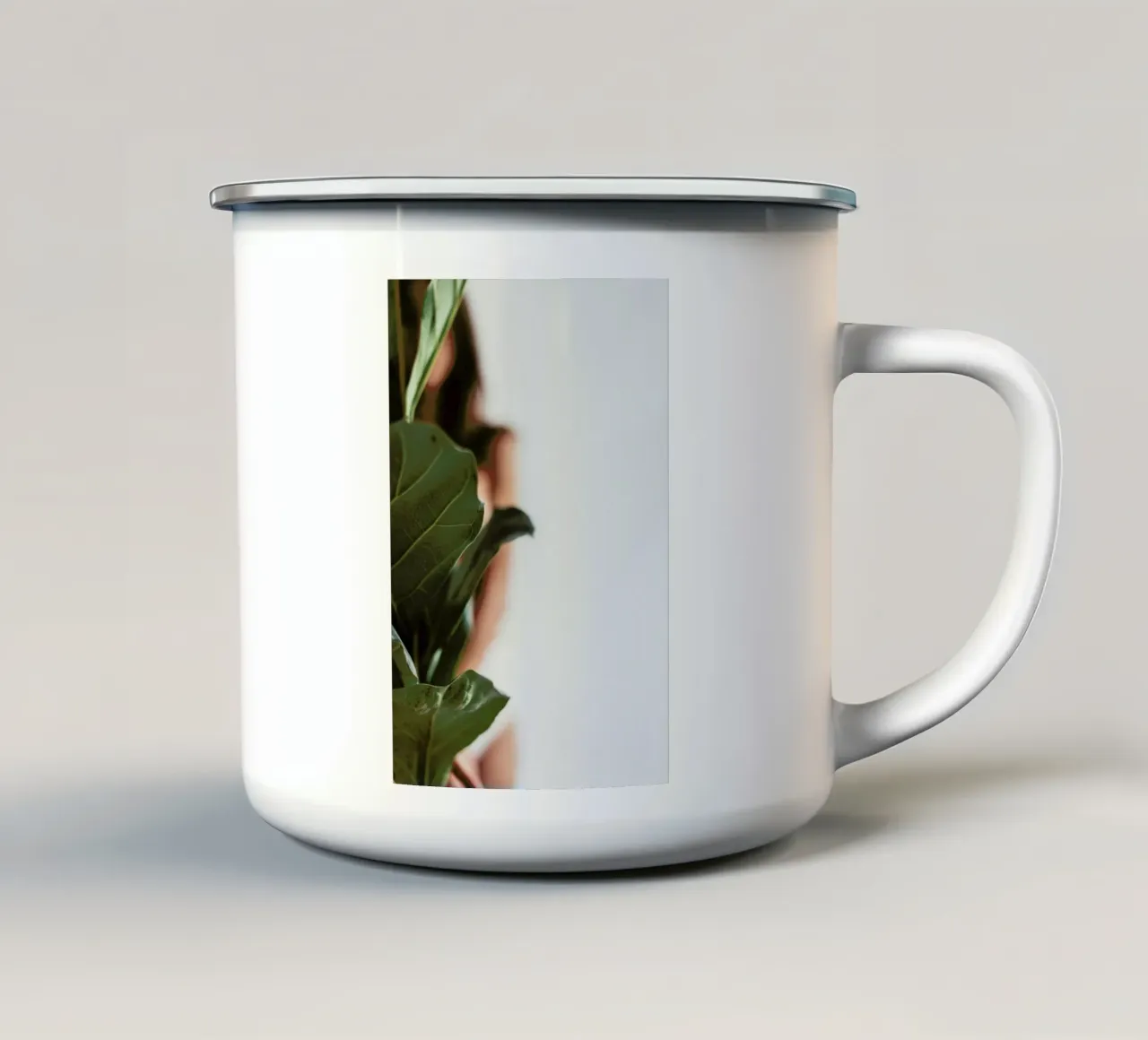 Ficus Lyrata 1 tazza in smalto da Chris Abatzis