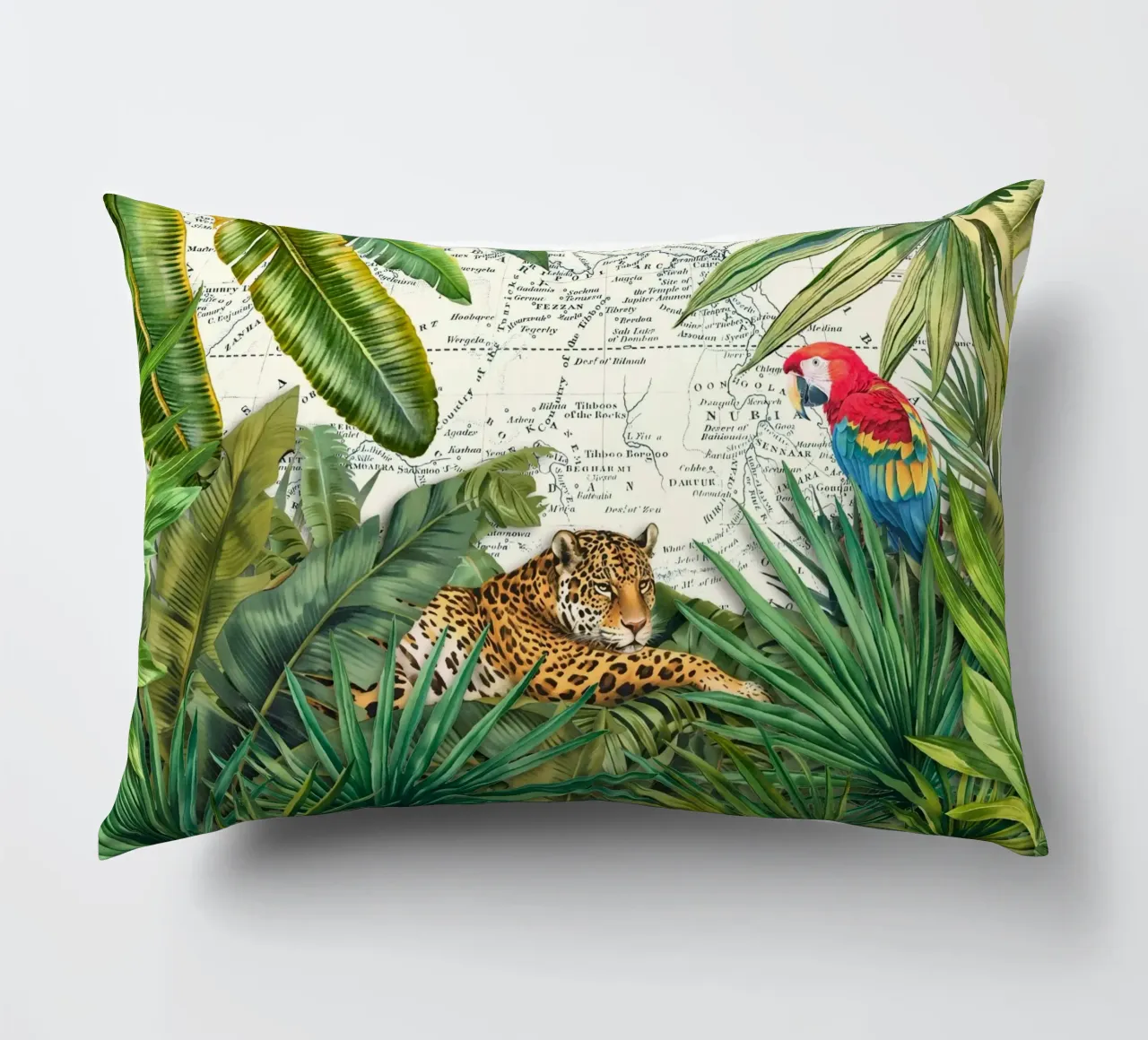 Viaggio tropicale di ghepardi e uccelli cuscino da Andrea Haase Vintage World