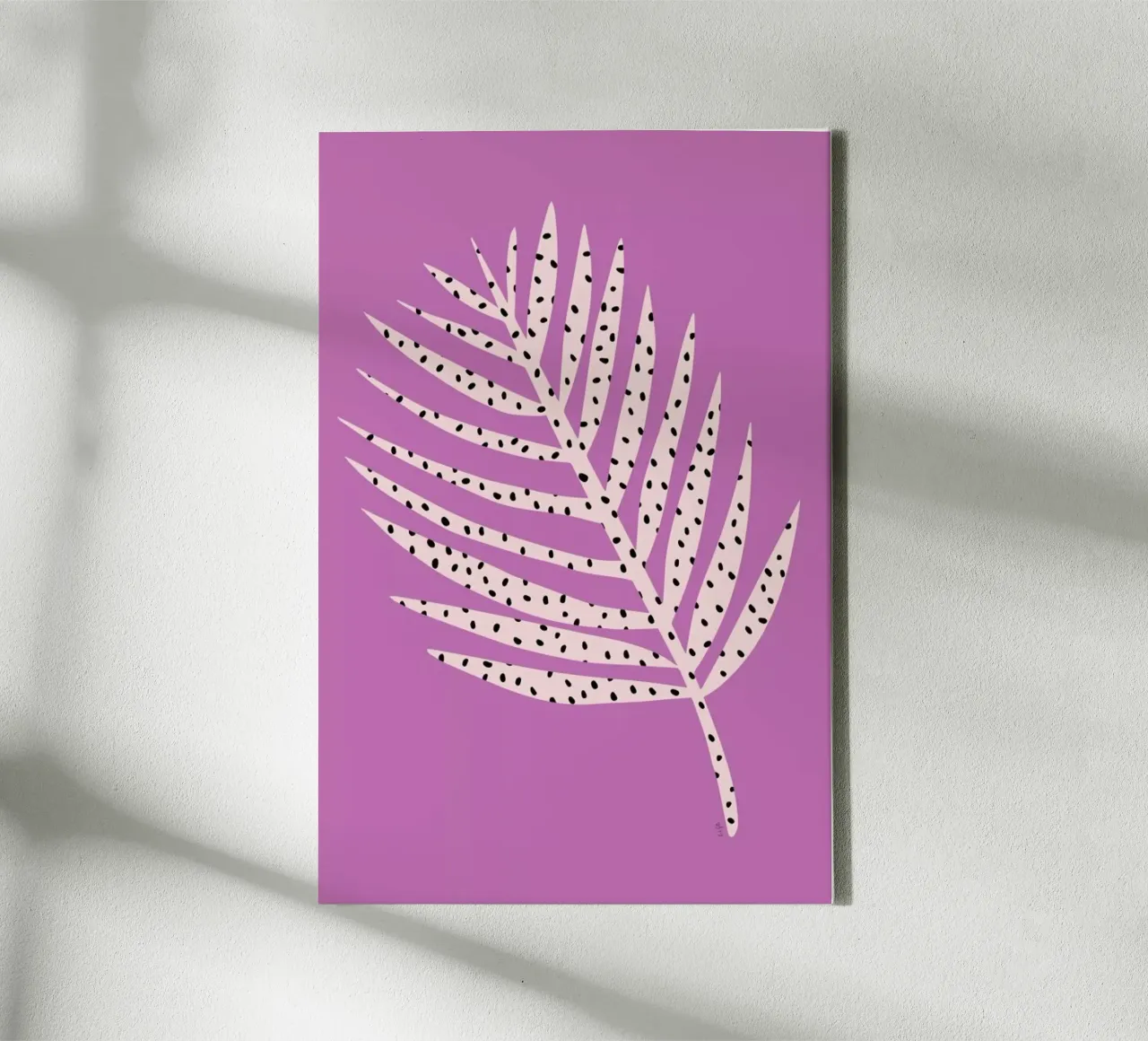 Palm Dot Leaf in Purple tela con Cornice a cassetta da Linda Gobeta