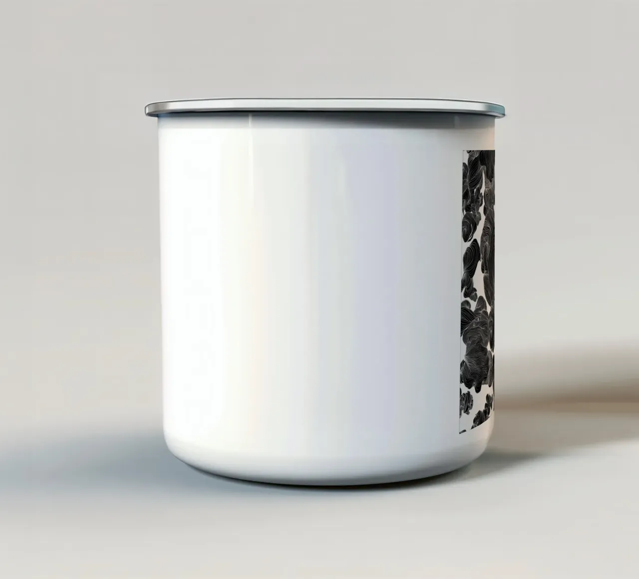 nero1 tazza in smalto da Giulio Iurissevich