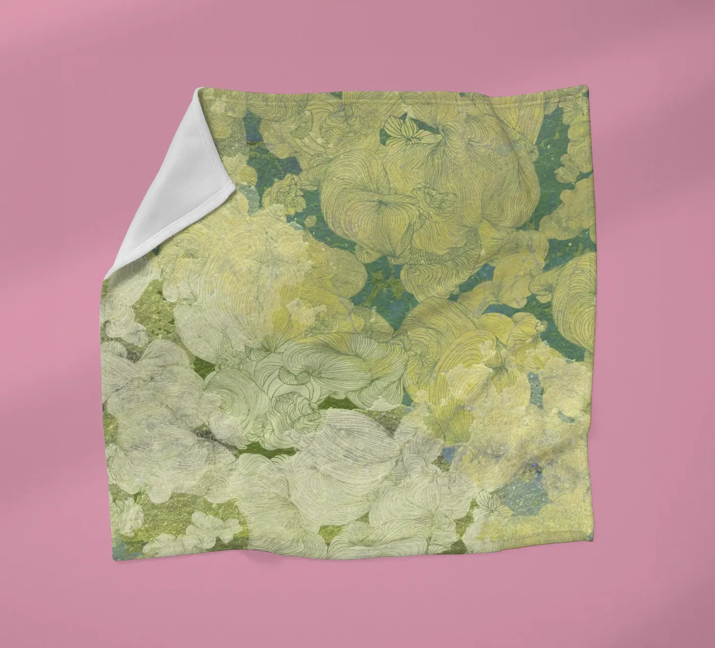 giallo coperta in pile da Giulio Iurissevich