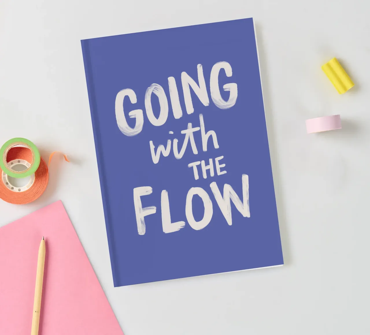 Going with the Flow, design tipografico dipinto a mano in blu diario da THE MOTIVATED TYPE