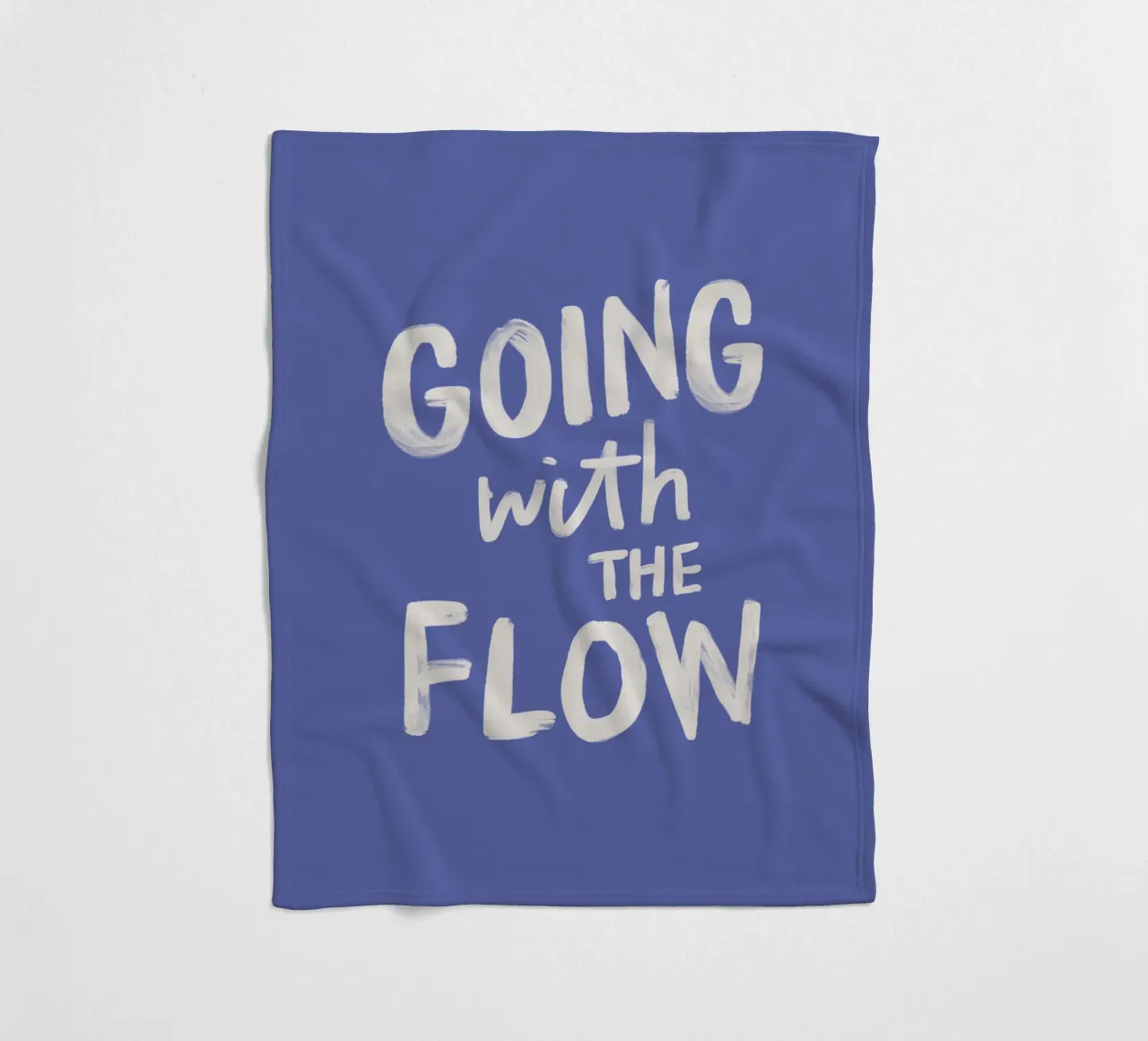 Going with the Flow, design tipografico dipinto a mano in blu coperta in pile da THE MOTIVATED TYPE