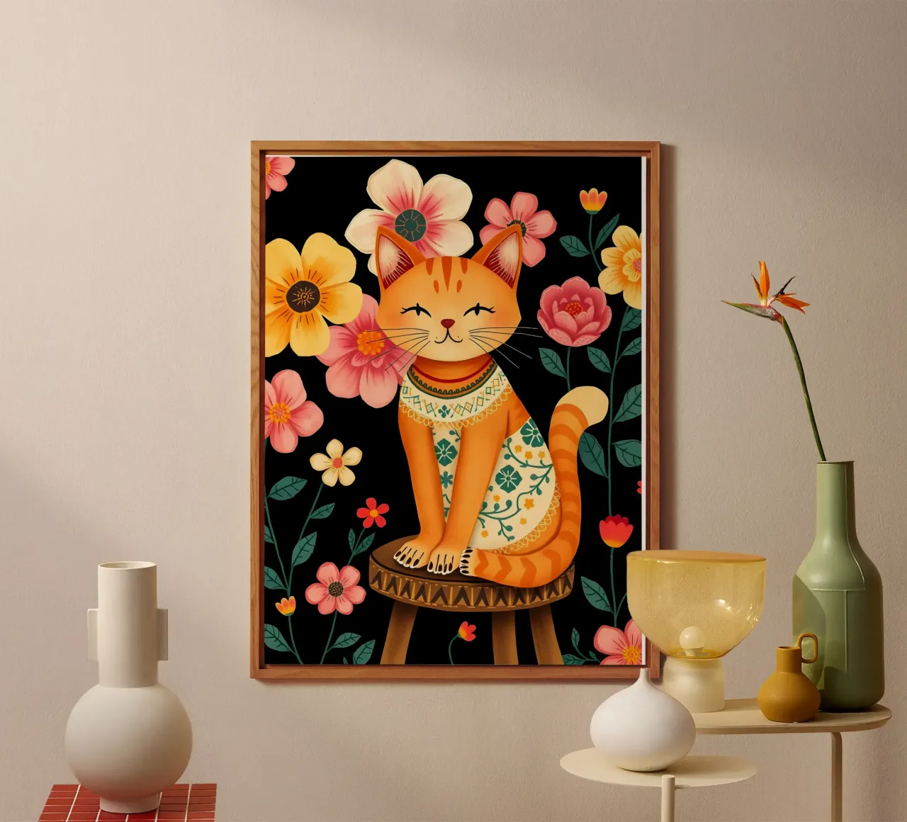 Gatto su una sedia nel giardino floreale alluminio dibond da COLLEEN CRAFTS