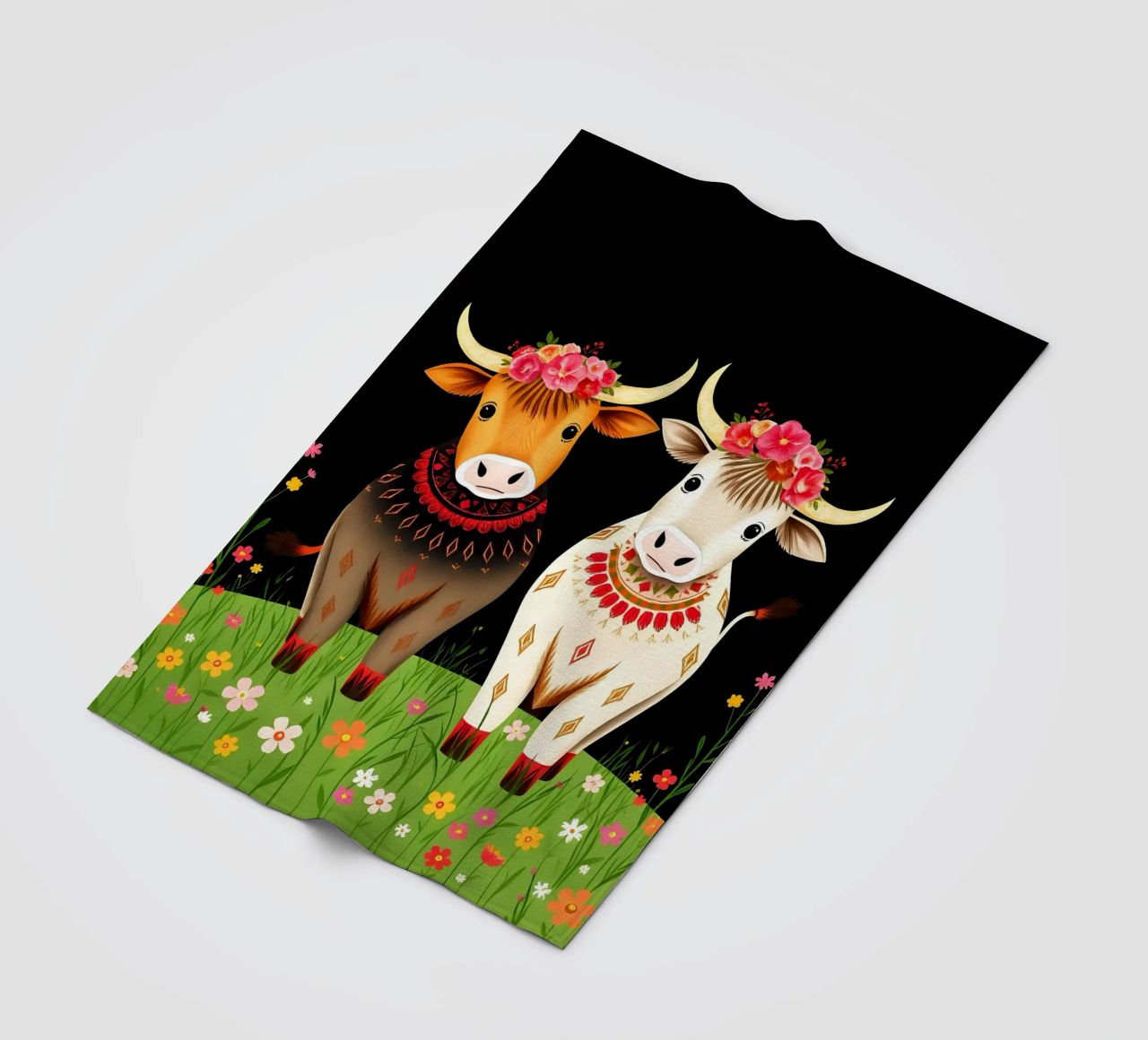 Mucche Highland in un prato selvaggio coperta in pile da COLLEEN CRAFTS