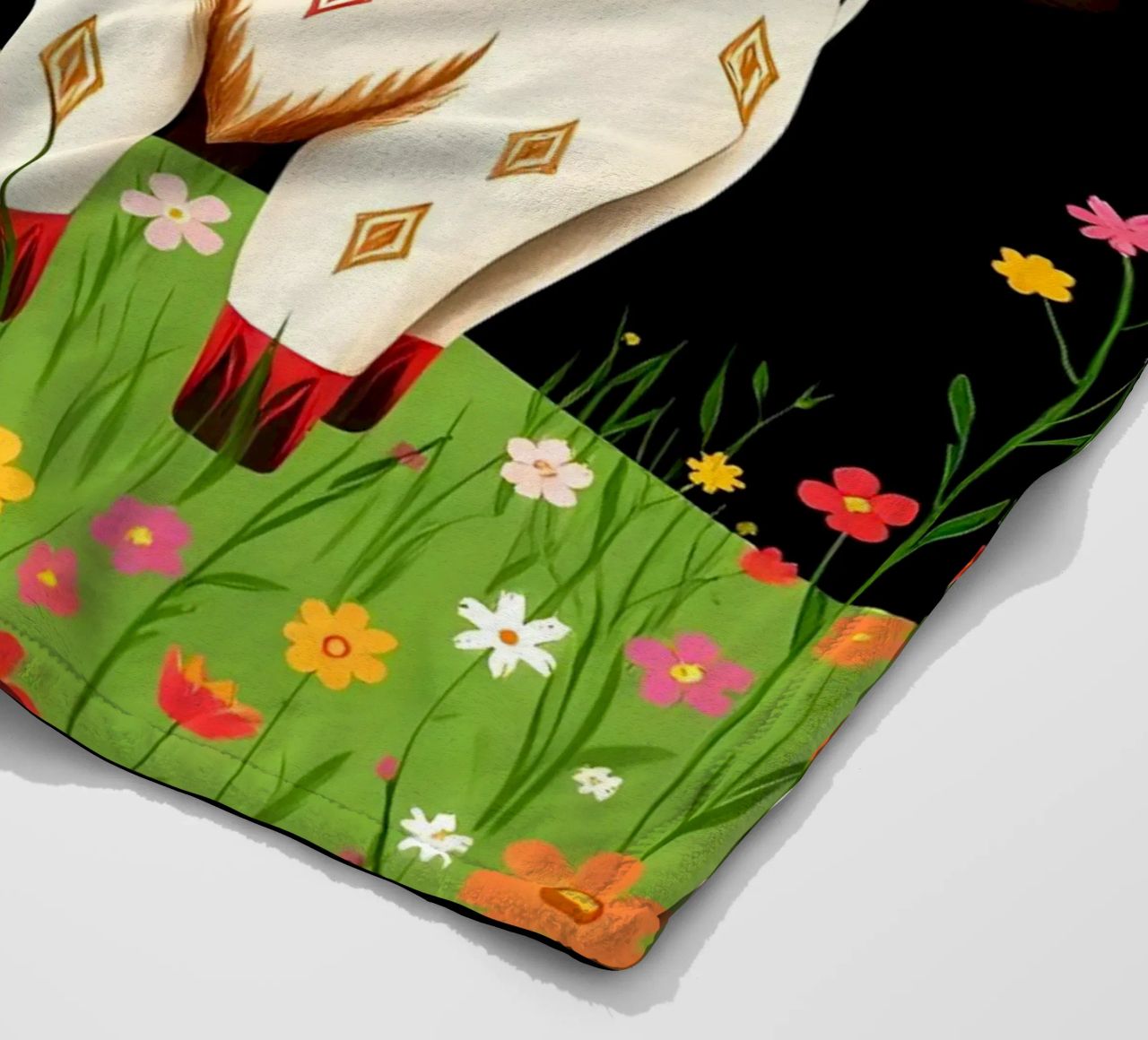 Mucche Highland in un prato selvaggio coperta in pile da COLLEEN CRAFTS