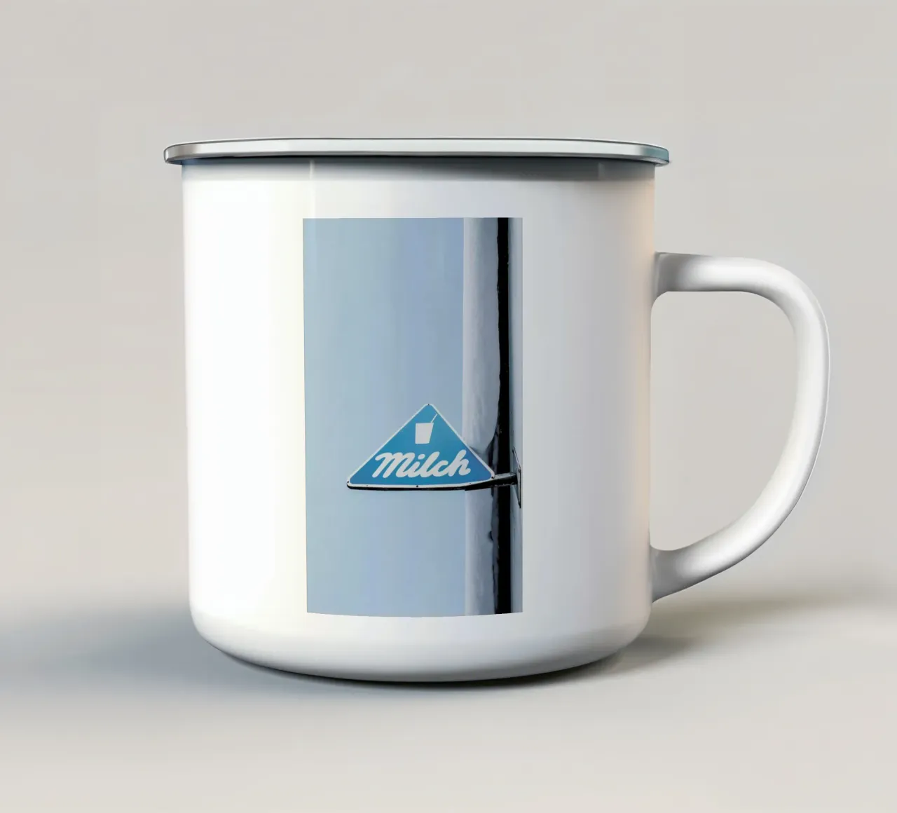 Milch tazza in smalto da Chris Abatzis