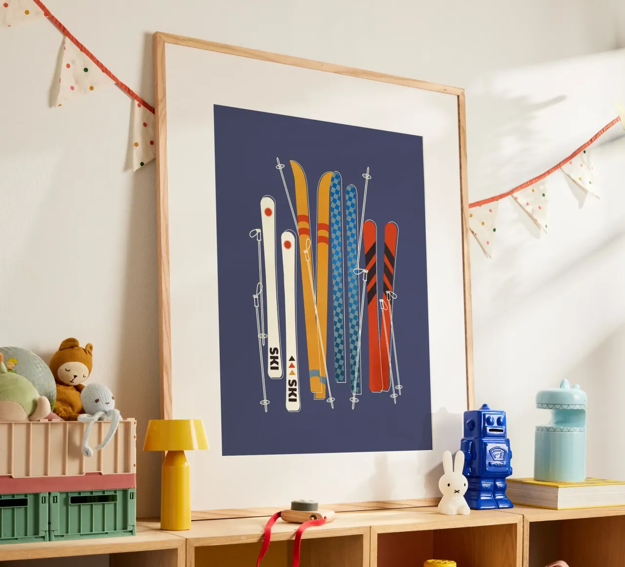 Illustrazione retrò di sci - Sci alpino d'epoca Sport invernali A poster con telaio in plastica da showmemars