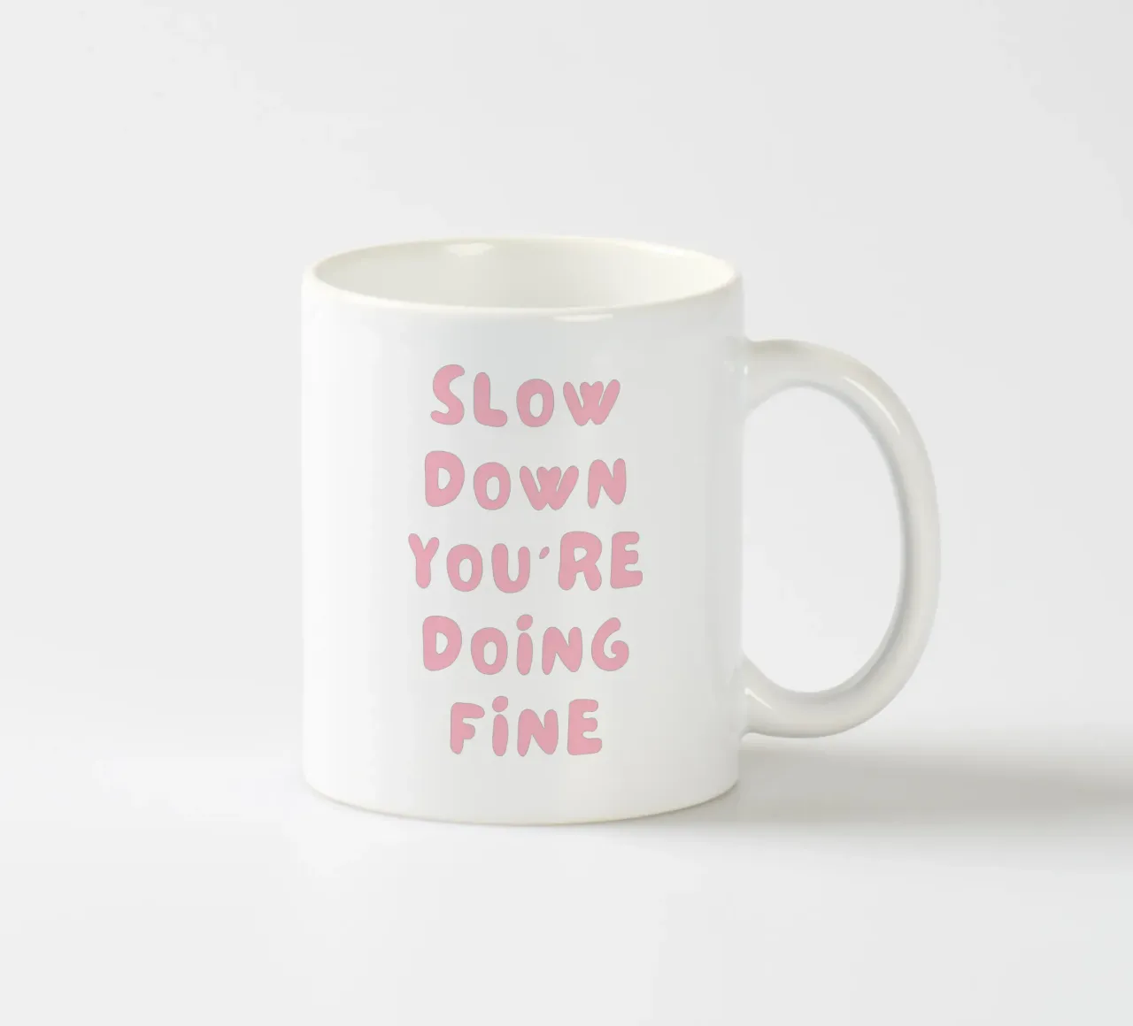 Rallenta, stai andando bene tazza in ceramica da pdigitalprints
