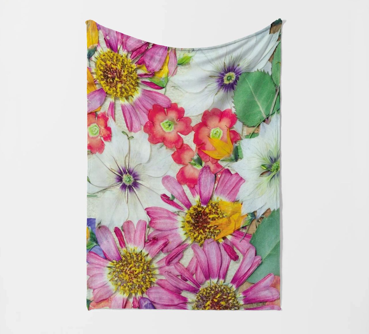 Fragile Flowers coperta in pile da Curious Collections by Marielle Leenders