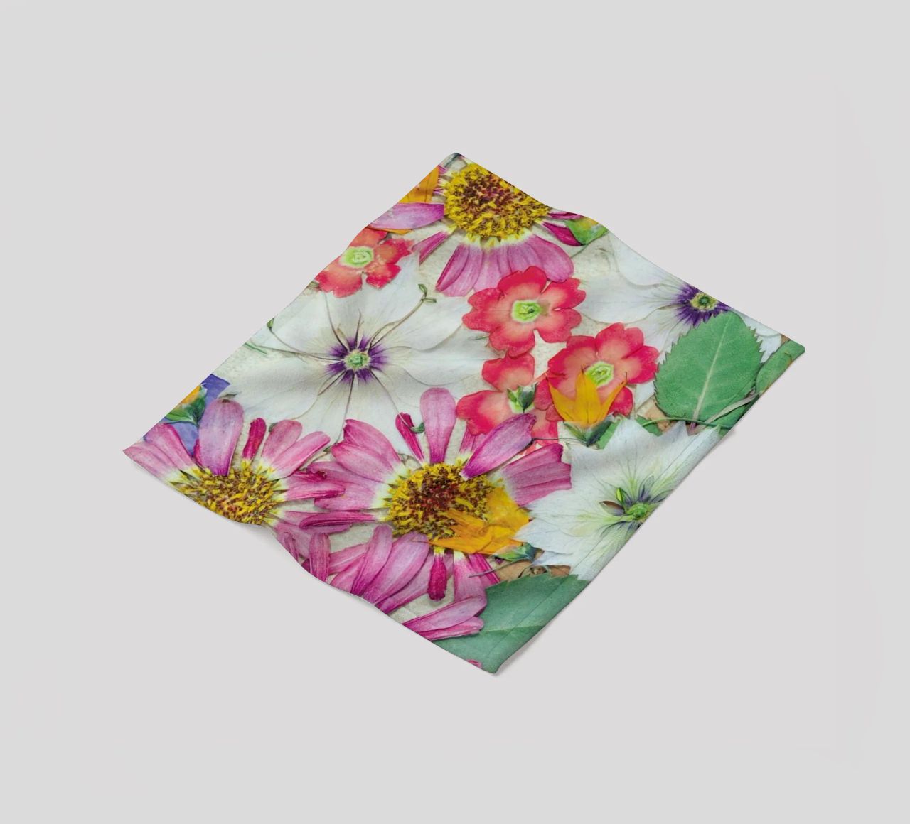 Fragile Flowers coperta in pile da Curious Collections by Marielle Leenders