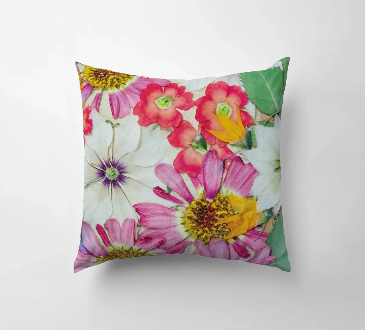 Fragile Flowers cuscino da Curious Collections by Marielle Leenders